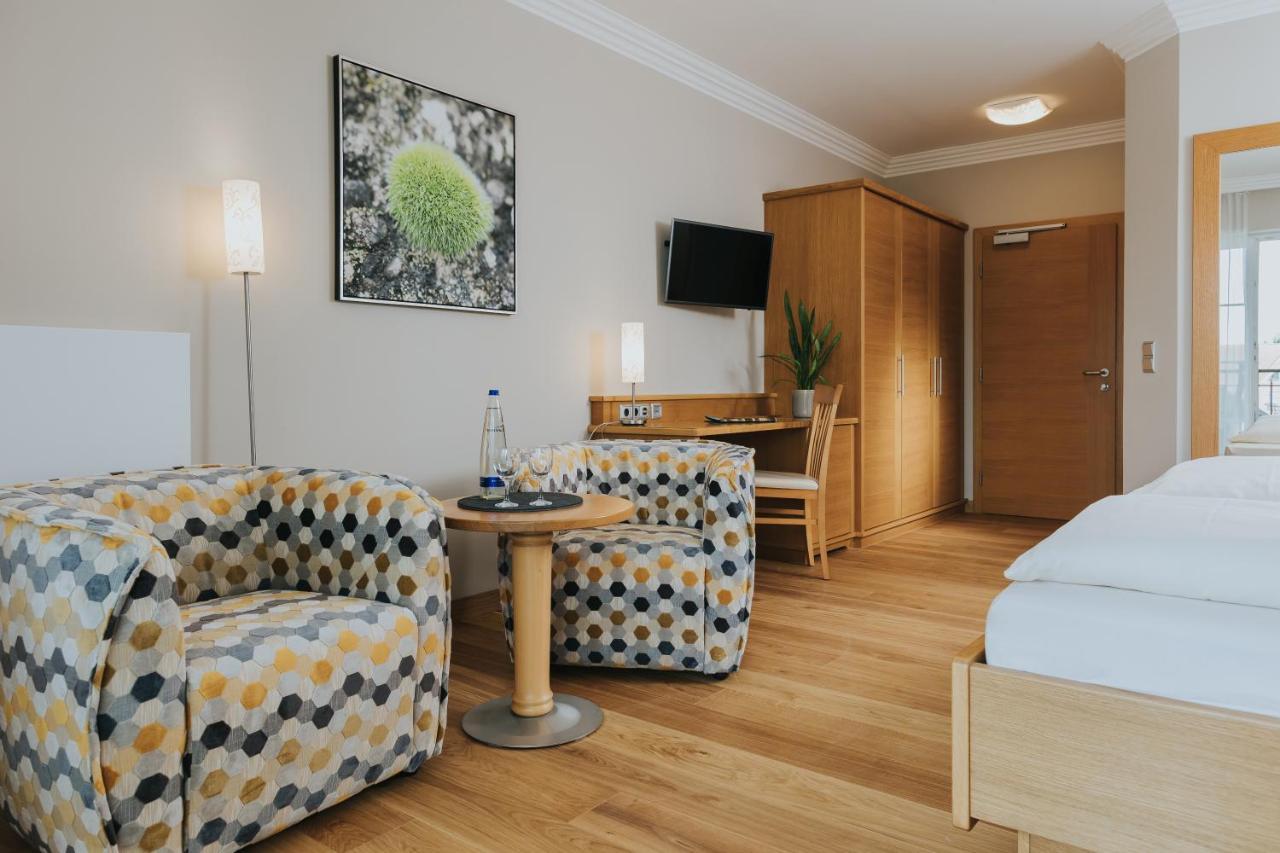 Ortner'S Resort Bad Füssing Extérieur photo A typical room at the Hotel Waldhaus Flims