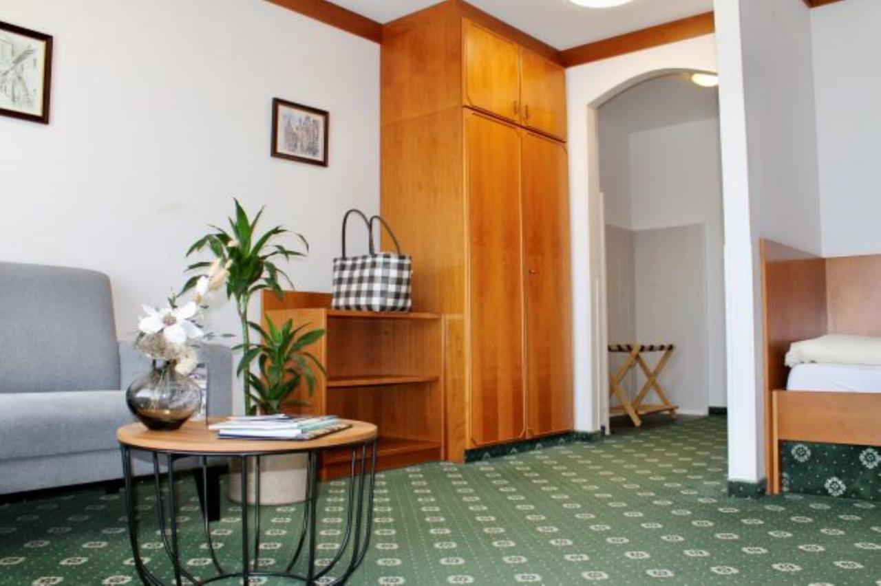 Ortner'S Resort Bad Füssing Extérieur photo A typical hotel room